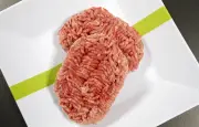 Rappel de steaks hachés Carrefour pour risque de morceaux métalliques