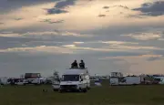 Rave-party en Lozère : heurts entre teufeurs, gendarmes et agriculteurs