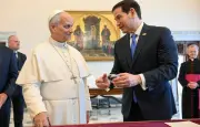 Rencontre amicale entre le pape Léon XIV et Marco Rubio au Vatican
