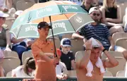 Roland-Garros : bataille homérique sous une chaleur accablante, Mensik s'effondre après sa victoire