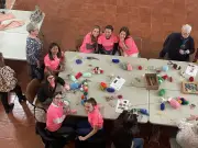 Saint-Jean-d'Angély : atelier décorations pour Octobre rose avec une centaine de participants