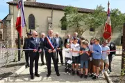 Saint-Justin : nouveau mât tricolore pour le monument aux morts