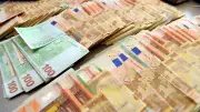 Saisie d'un million d'euros en cash dans un tabac à Nîmes : neuf gardes à vue