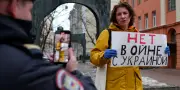 Seul dans Moscou : la résistance russe tente de survivre sous Poutine