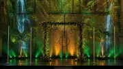 Spectacle magique au château de Lavérune : pole dance et lumières