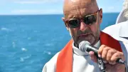 À Sète, le père Gérard Frioux défend la sortie en mer de la Saint-Pierre