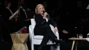 Sylvie Vartan se confie sur sa vie lors d'une master class à Paris