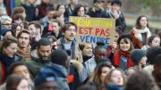 Syndicats hostiles à la hausse des droits d'inscription des étudiants étrangers