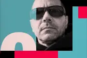 Systaime, l'artiste qui défie l'IA avec humour et satire politique