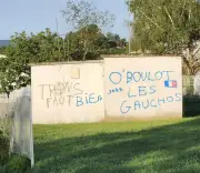 Tags racistes et transphobes découverts à Mauléon-Licharre au Pays basque