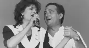 Talence 1992 : Linda de Suza, reine du Muguet, en duo avec le maire