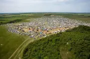 Teknival près de Bourges : des milliers de fêtards encore présents, les départs se poursuivent