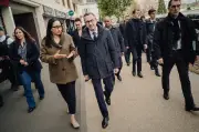 Tour de France des politiques : une tradition utile ou un simple rite ?