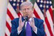 Trump juge le cessez-le-feu en péril, l'Iran prêt à riposter