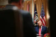 Trump menace de bombarder Oman puis confond l'Iran et le Venezuela