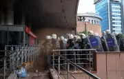 Turquie : la police déloge l'opposition au siège du CHP à Ankara