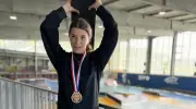 Uma Schevenels, 13 ans, championne de France de skateboard street