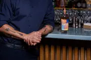 Un barman transforme la socca en liqueur primée à Londres