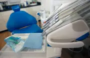 Un dentiste marseillais jugé pour une escroquerie de 2,6 millions d'euros à la Sécu