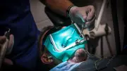 Un ex-dentiste condamné à six ans de prison pour mutilations dentaires