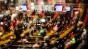 Un septuagénaire perturbe l'Assemblée et écope d'une amende