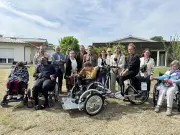 Un triporteur électrique pour les personnes en fauteuil roulant à Dax
