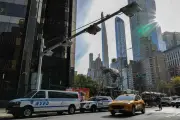 Une femme meurt en tombant dans une trappe à New York