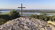 Une nouvelle croix réapparaît mystérieusement au-dessus du Rhône