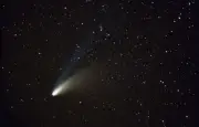 Une traînée lumineuse dans le ciel identifiée : des satellites Starlink