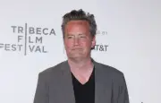 Vente aux enchères des souvenirs de Matthew Perry pour une cause