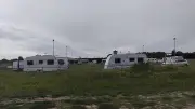 Vestric-et-Candiac : vingt caravanes installées illégalement près du stade