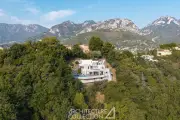 Villa futuriste en vente à Menton pour 3 millions d'euros
