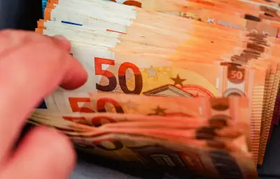 2 millions d'euros trouvés dans une maison à Lyon : une fausse info virale