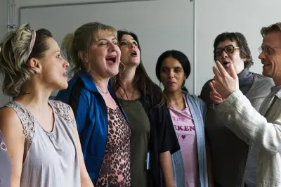 «A l'ombre des filles» : un film sensible porté par Alex Lutz