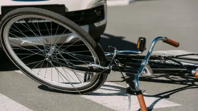 Accident aux Pays-Bas : une voiture percute des cyclistes, trois morts
