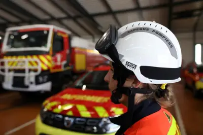 Accident mortel près de Toulon : une voiture percute un engin de chantier et prend feu