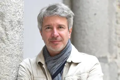 Affaire Rexhino Abazaj : Eric Vuillard dénonce un procès kafkaïen