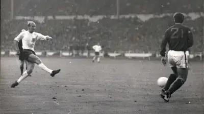 Bobby Charlton, rescapé de Munich et héros du Mondial 1966