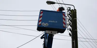 Canicule : 16 000 foyers privés d'électricité à Paris, dans le Nord et l'Aisne
