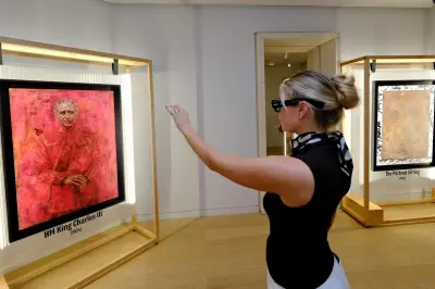 À Cannes, les œuvres de Jonathan Yeo s'animent en réalité augmentée