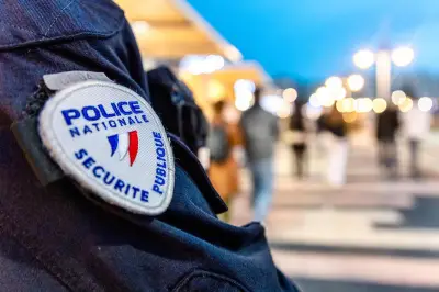 Cannes : un SDF menace des passants avec une fourchette après un refus de cigarette