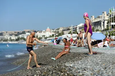 Côte d'Azur : des cordes sur les plages pour faciliter la sortie de l'eau