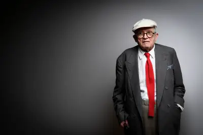 Décès du peintre David Hockney : une légende s'éteint
