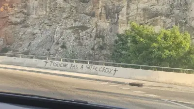 Deuxième croix réapparaît entre Comps et Beaucaire : polémique
