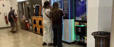 Distributeur automatique de cartes à collectionner à Alès