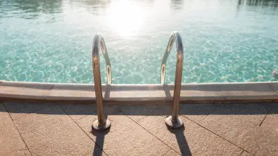 Drôme : un enfant de 2 ans se noie dans la piscine familiale, son pronostic vital engagé