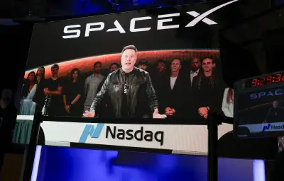 Elon Musk franchit le cap des 1 000 milliards de dollars de fortune