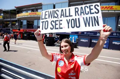 Elsa, 25 ans, parcourt le monde pour tous les GP de F1 et parler à Hamilton