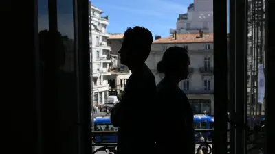 Exil iranien : deux étudiants racontent l'impossible retour