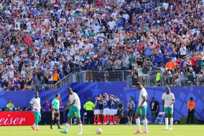 Face au Sénégal, des Bleus montés sur ressort réussissent leur entrée dans le Mondial
